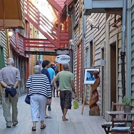 דירה & Quiet By Bryggen - Norwegians Minimum Age 25 *